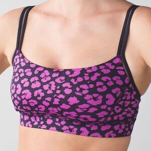 LULULEMON ATHLETICA• Women’s “Straight Up” Sports Bra Size 10